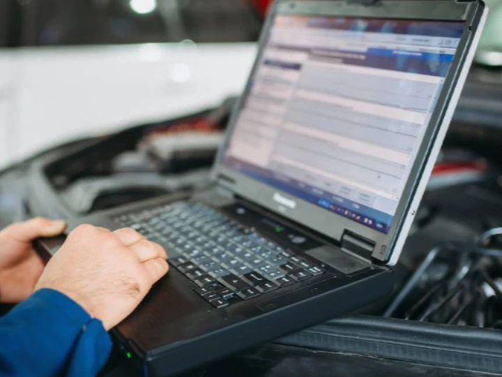 كهربائي وبرمجة سيارات في جدة – فحص كمبيوتر وإصلاح أعطال الكهرباء